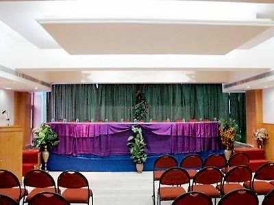 Hotel Celebration Канпур Екстериор снимка