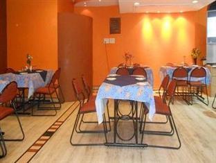 Hotel Celebration Канпур Екстериор снимка